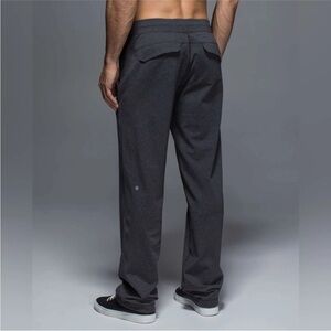 Lululemon Kung Fu gray pull on sweatpants Zipper Pockets Flap Pockets large